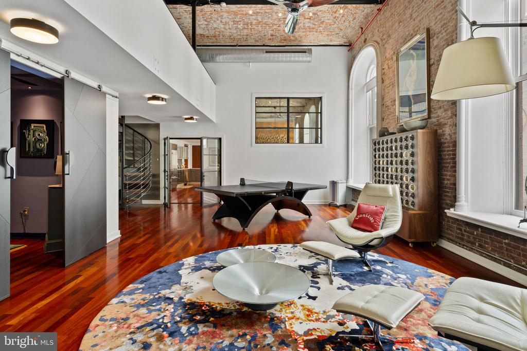 105 S 12TH STREET 202/203