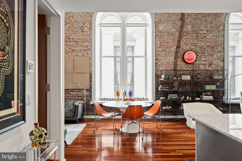 105 S 12TH STREET 202/203