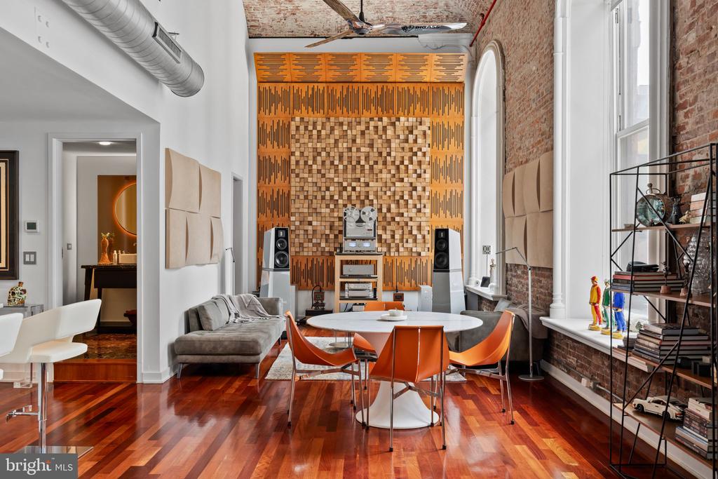 105 S 12TH STREET 202/203