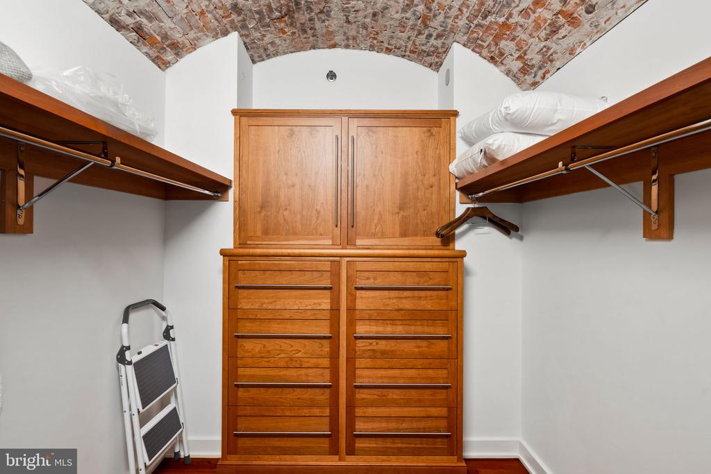 105 S 12TH STREET 202/203