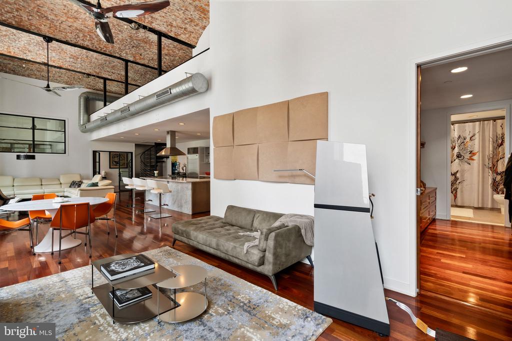 105 S 12TH STREET 202/203