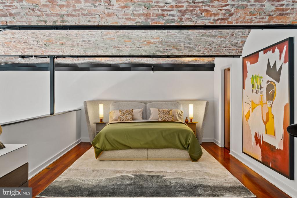 105 S 12TH STREET 202/203