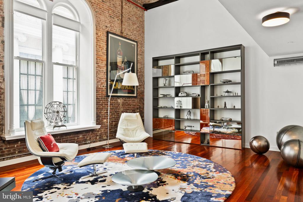 105 S 12TH STREET 202/203