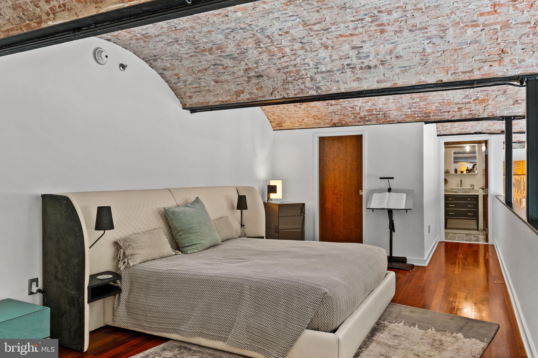 105 S 12TH STREET 202/203