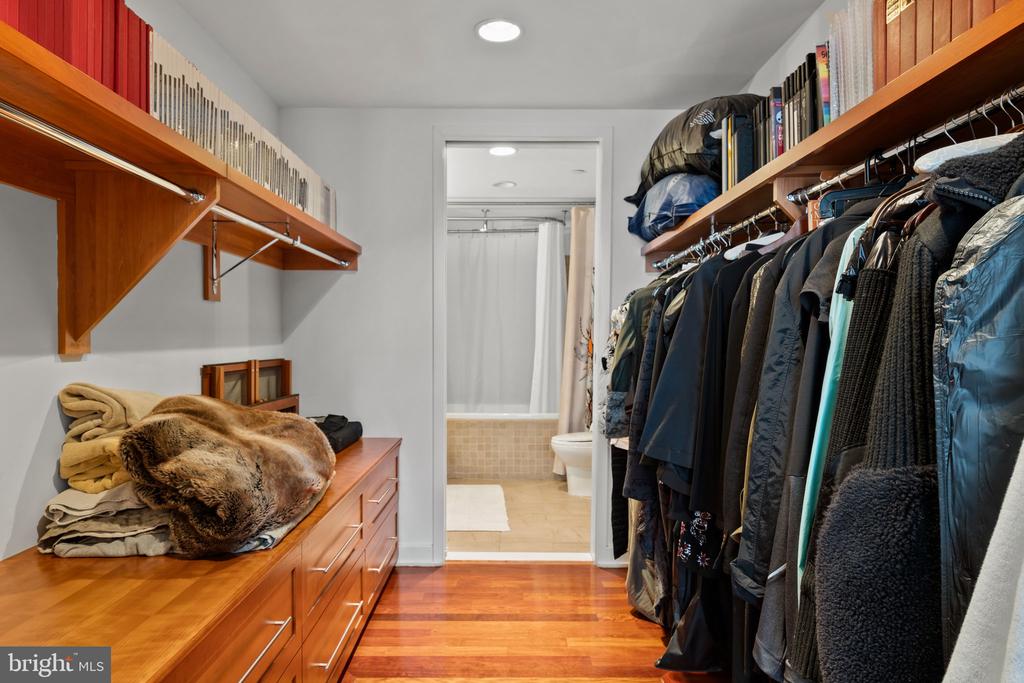 105 S 12TH STREET 202/203
