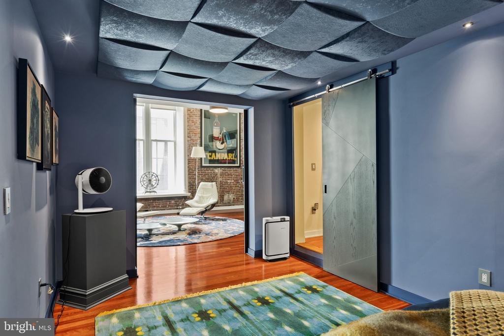 105 S 12TH STREET 202/203