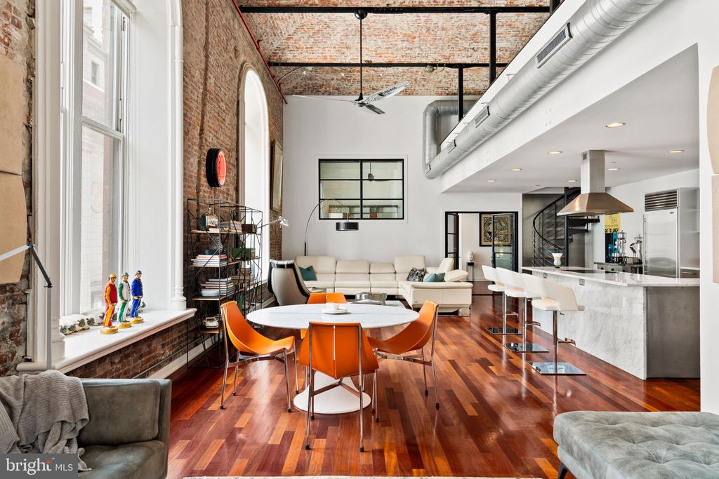 105 S 12TH STREET 202/203