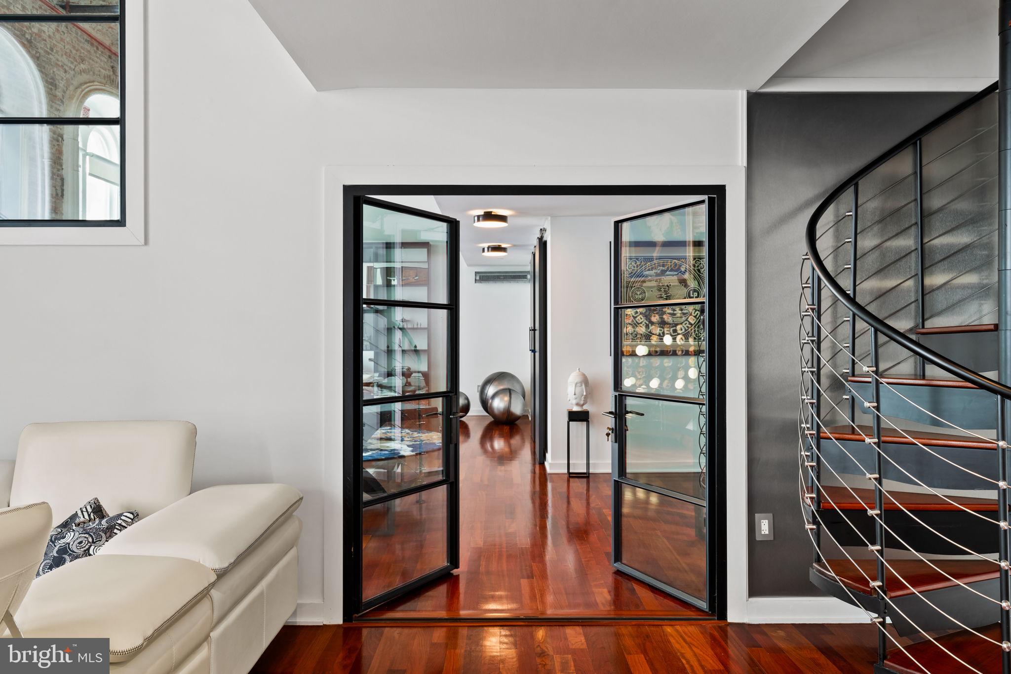 105 S 12TH STREET 202/203