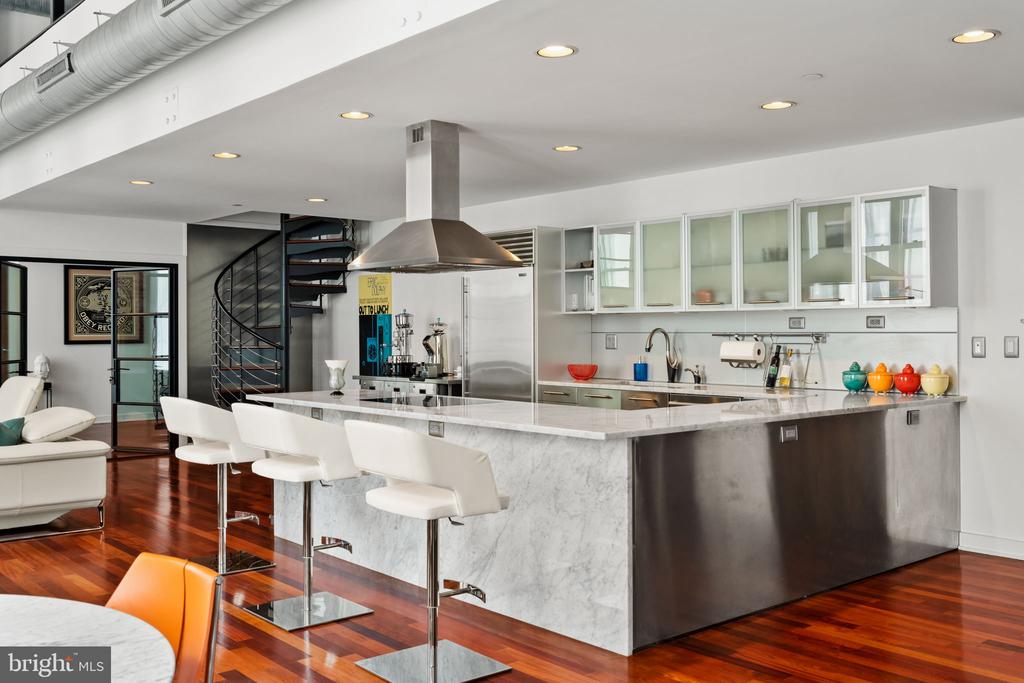 105 S 12TH STREET 202/203