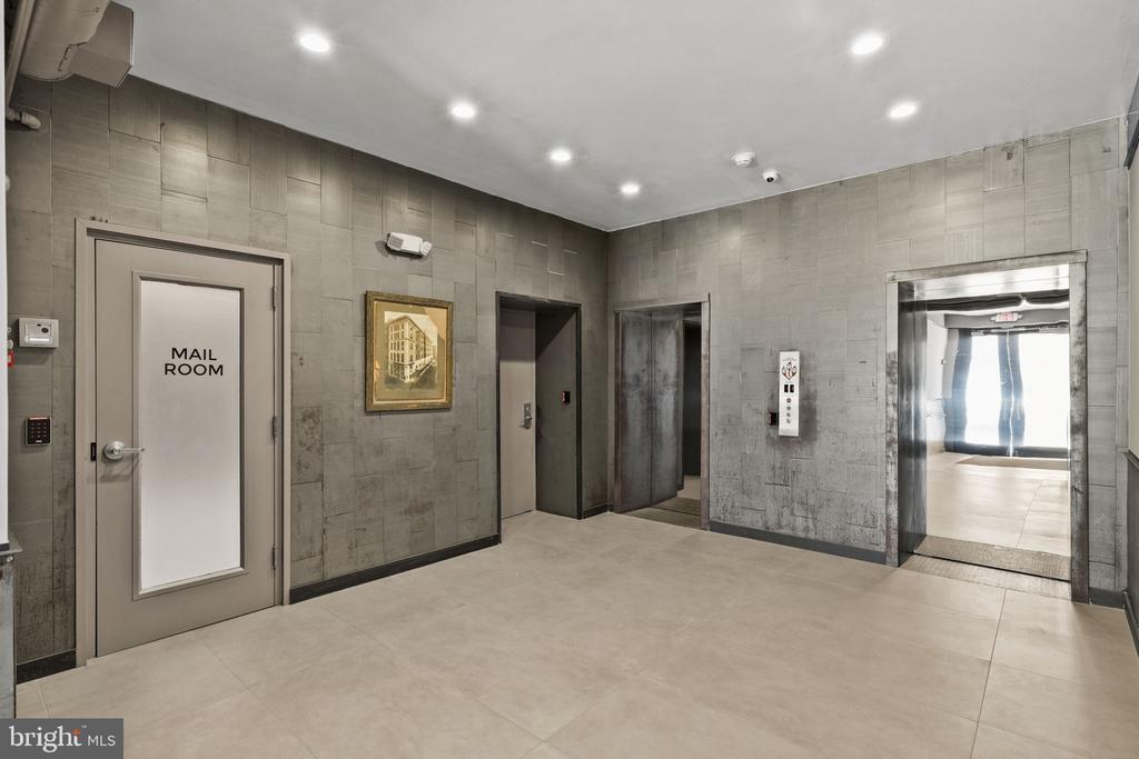 105 S 12TH STREET 202/203