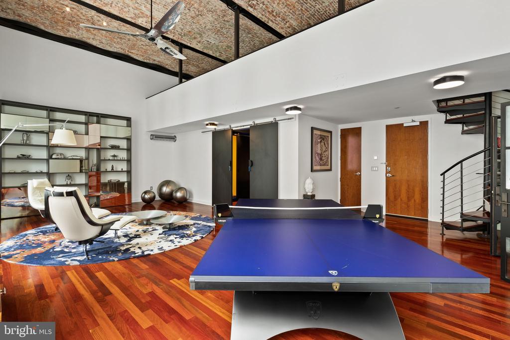 105 S 12TH STREET 202/203