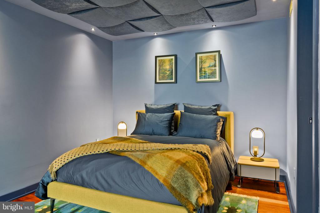 105 S 12TH STREET 202/203