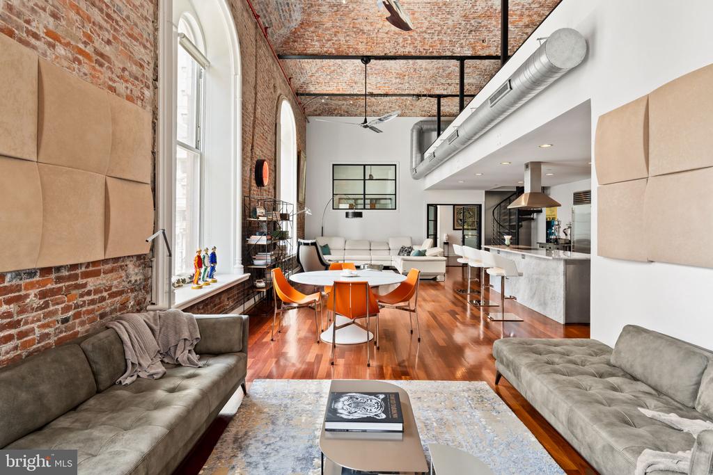 105 S 12TH STREET 202/203