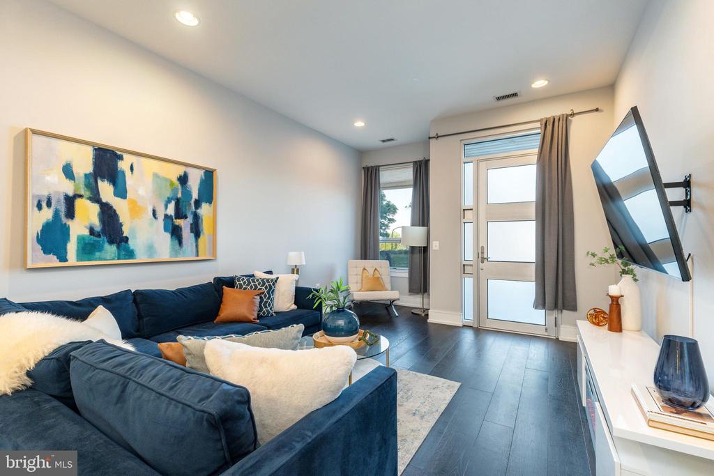 410 S FRONT STREET 102
