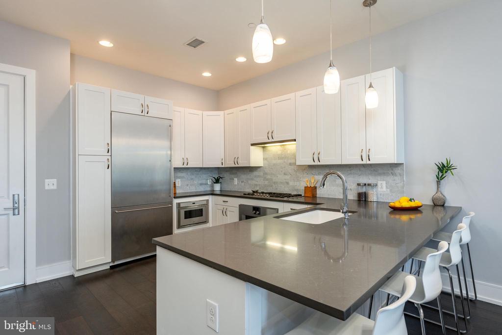 410 S FRONT STREET 102
