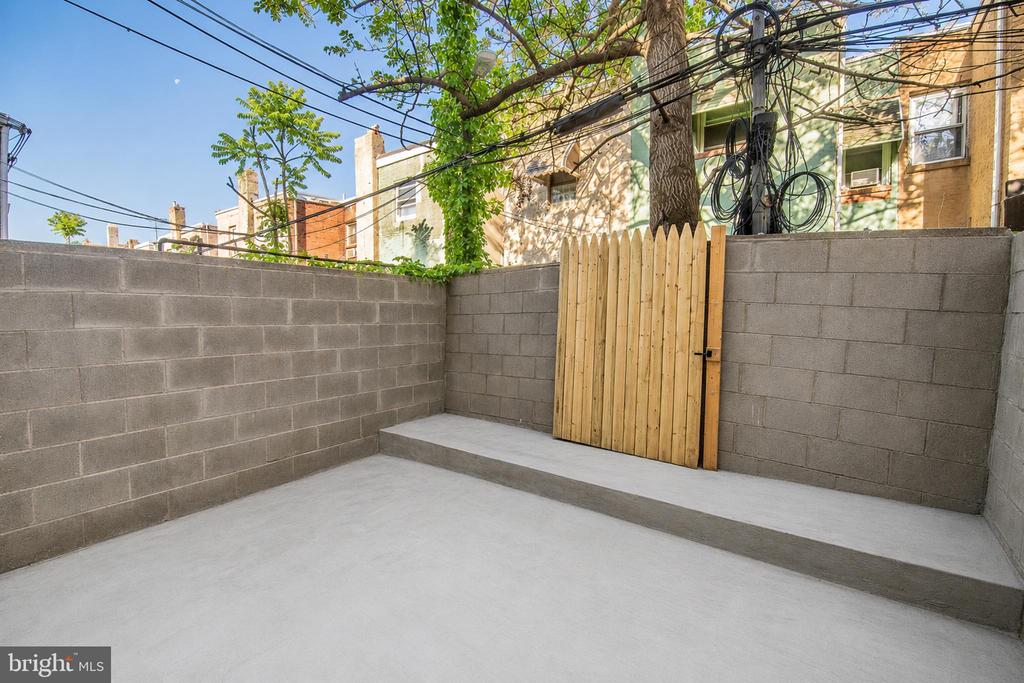 2322 S BEULAH STREET