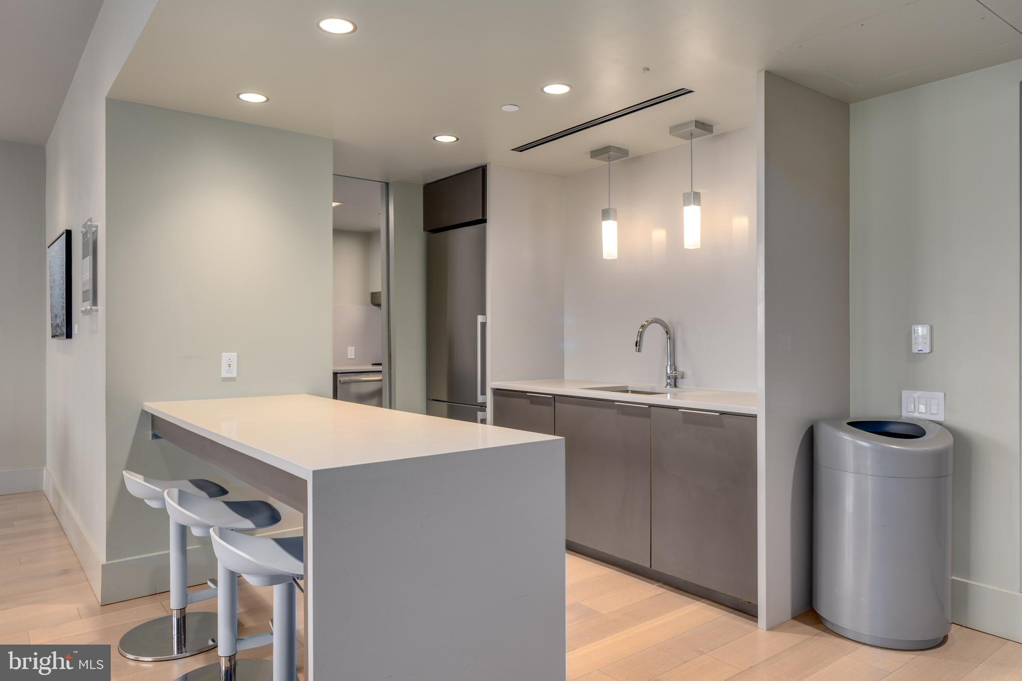 2020 WALNUT STREET 29J