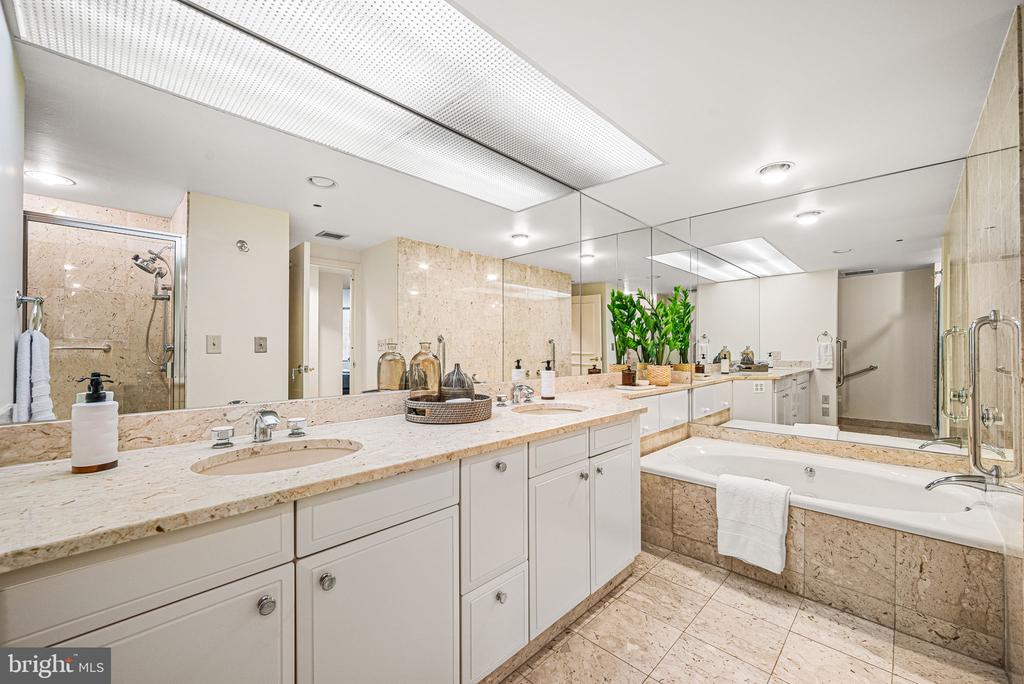 202 W RITTENHOUSE SQUARE Unit: 1508