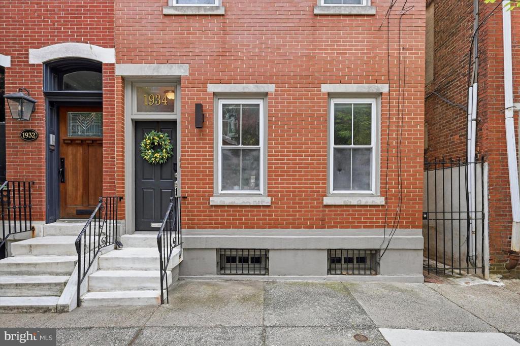 1934 BAINBRIDGE STREET