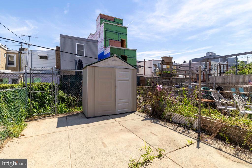 2341 E BOSTON STREET