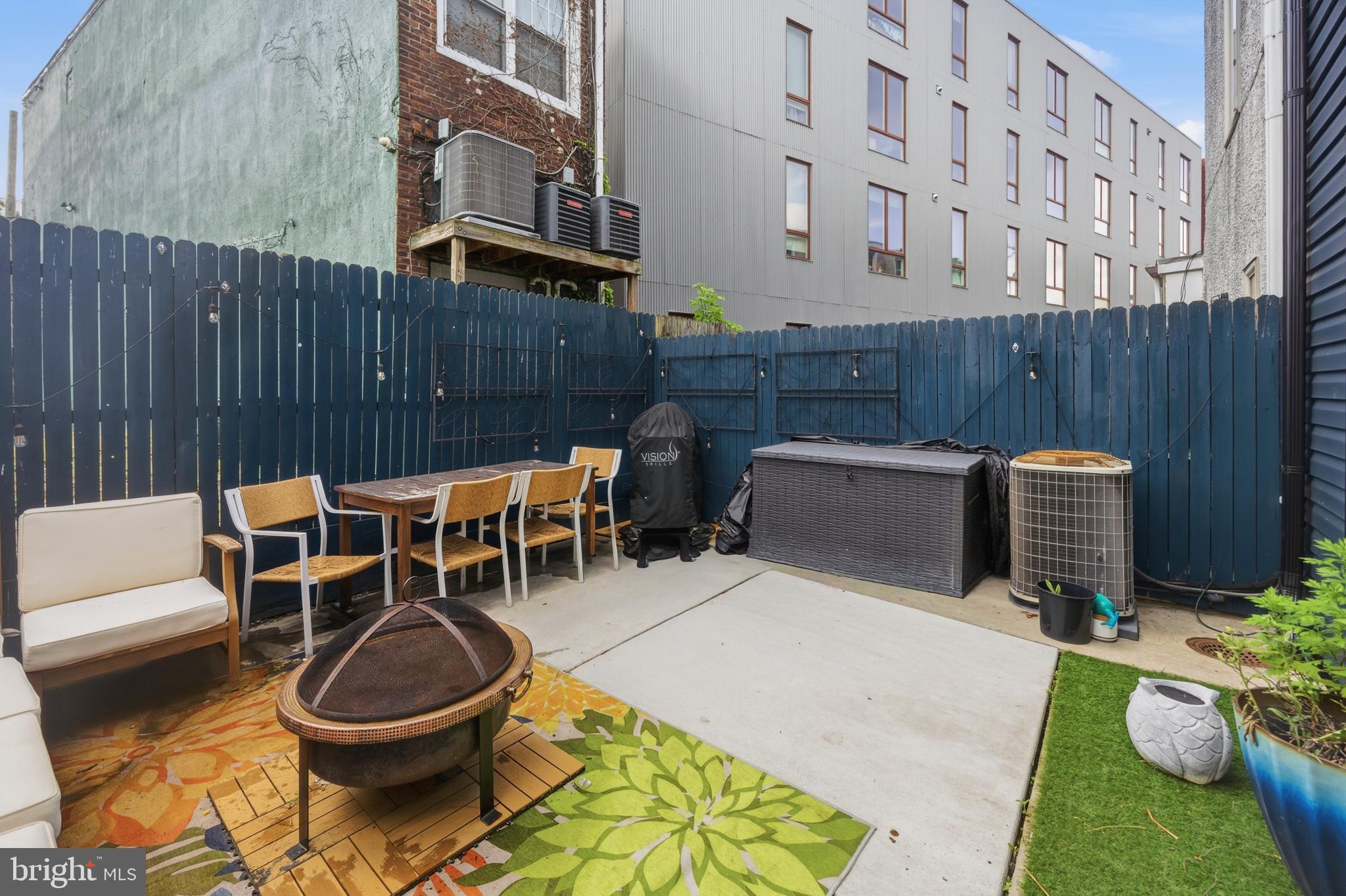2568 COLLINS STREET