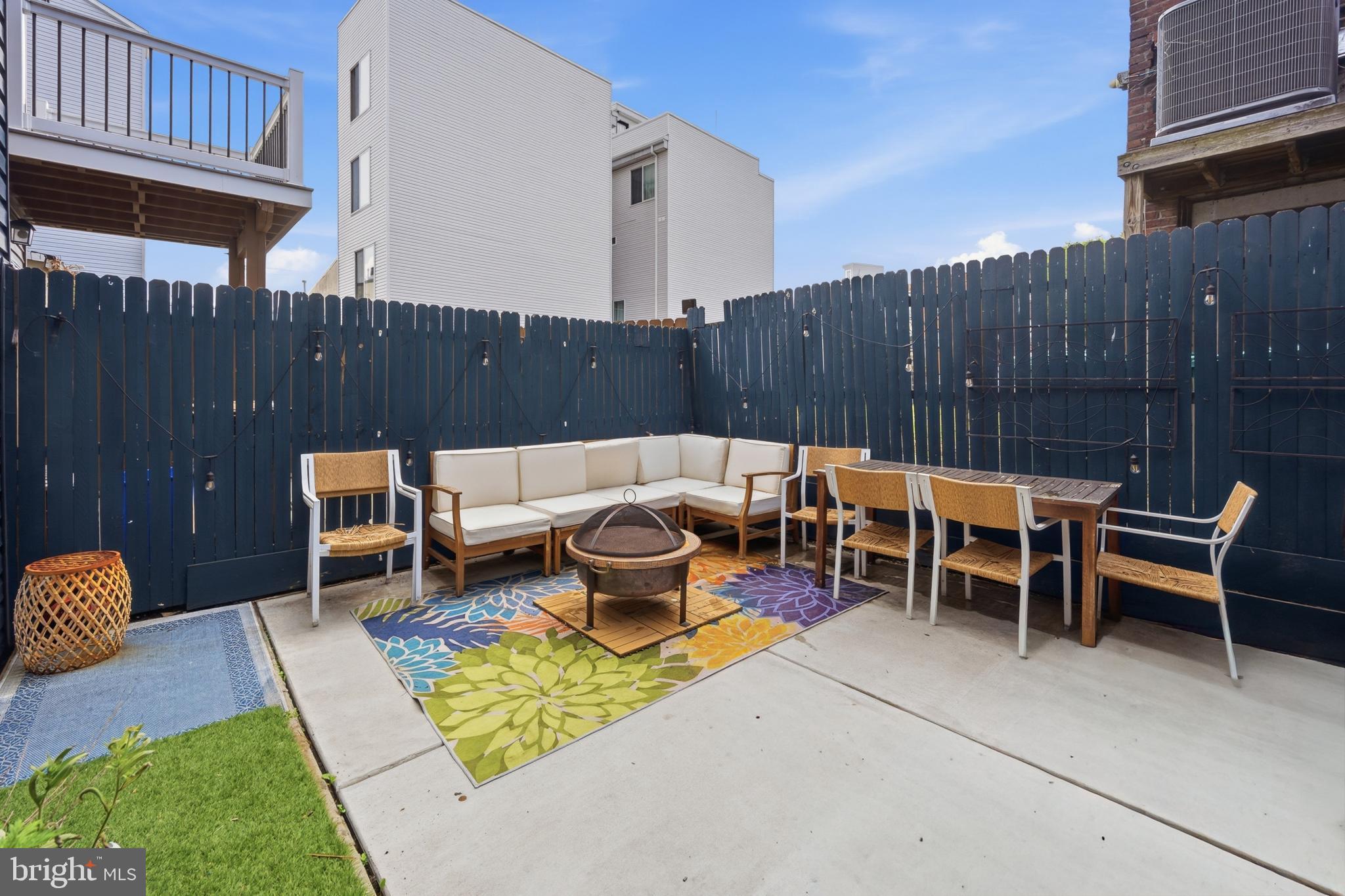 2568 COLLINS STREET