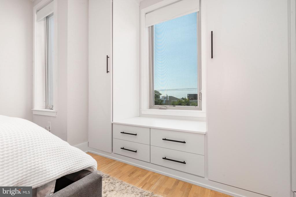 1733 CARPENTER STREET Unit: D