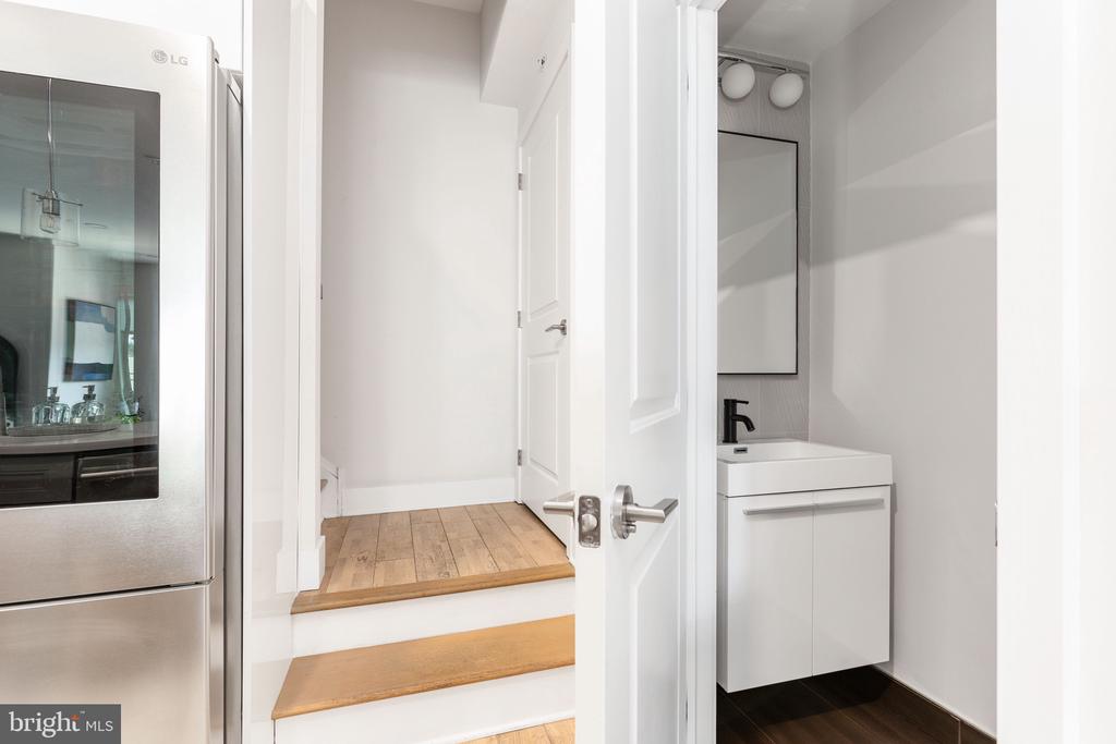 1733 CARPENTER STREET Unit: D