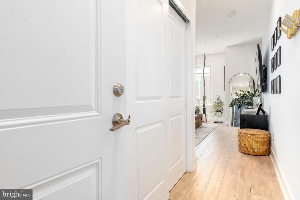 1733 CARPENTER STREET Unit: D