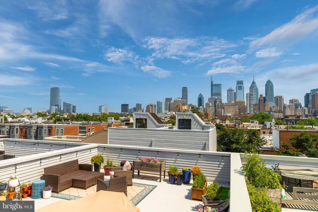 1733 CARPENTER STREET Unit: D