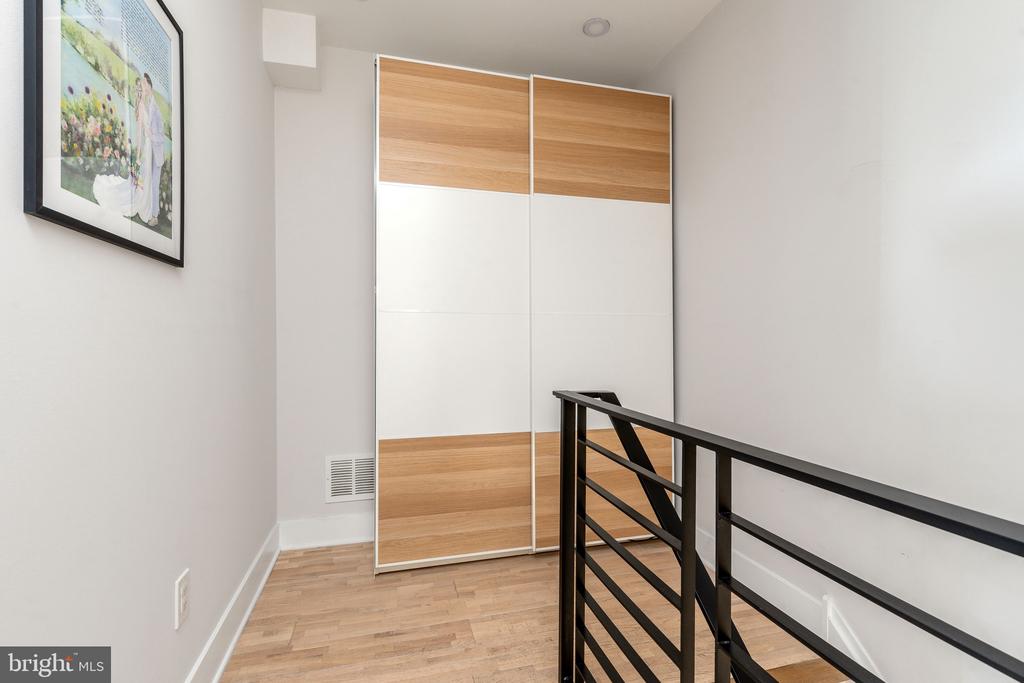 1733 CARPENTER STREET Unit: D