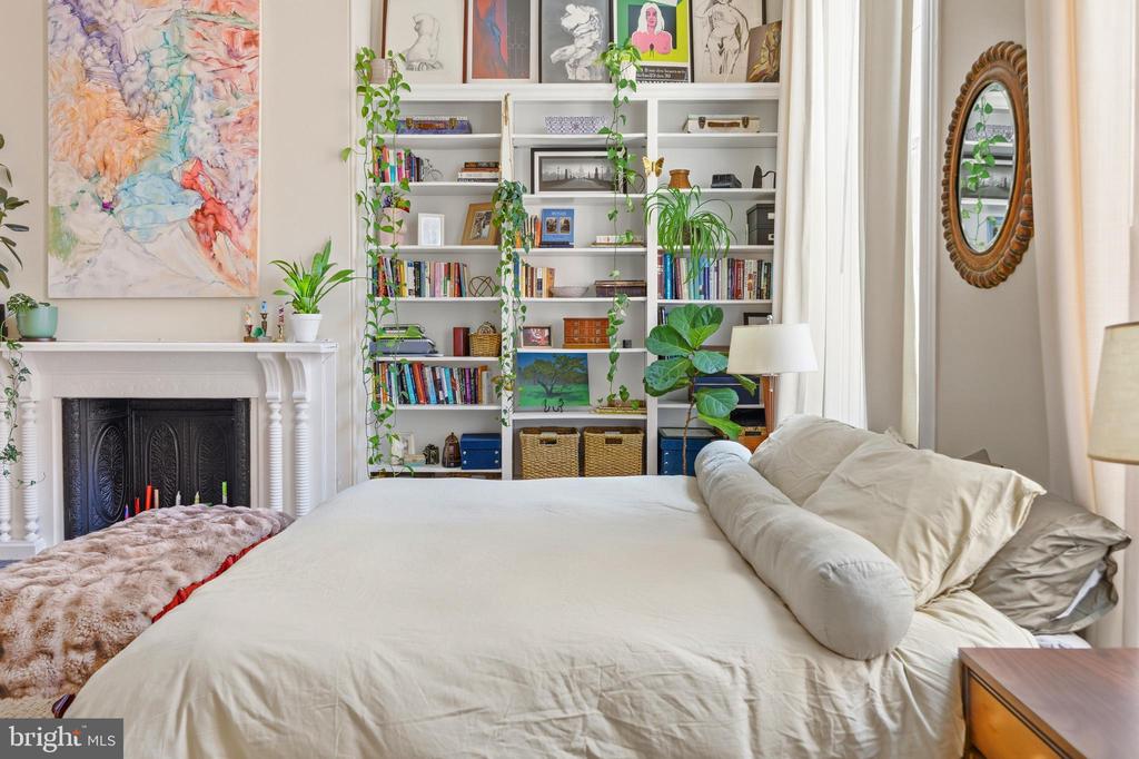 1108 SPRUCE STREET Unit: 2