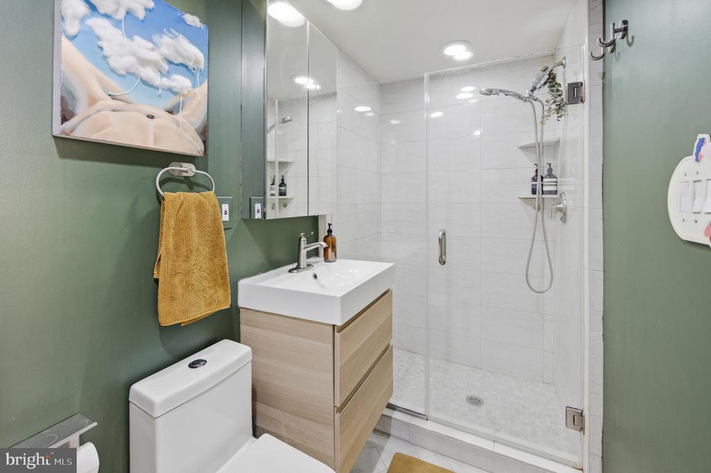 1108 SPRUCE STREET Unit: 2