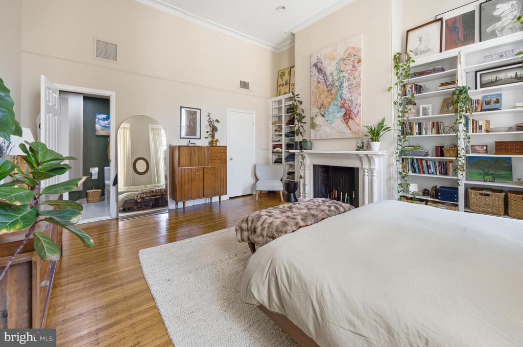 1108 SPRUCE STREET Unit: 2