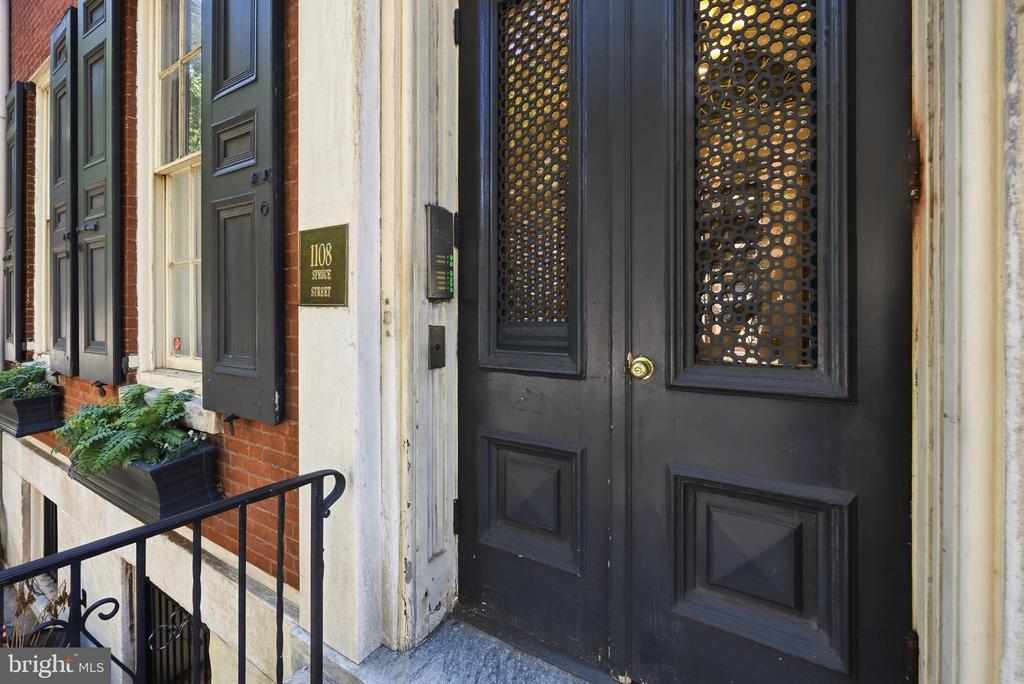 1108 SPRUCE STREET Unit: 2