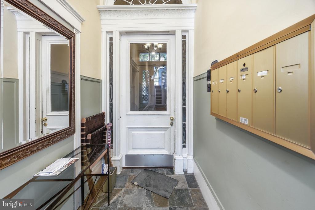 1108 SPRUCE STREET Unit: 2