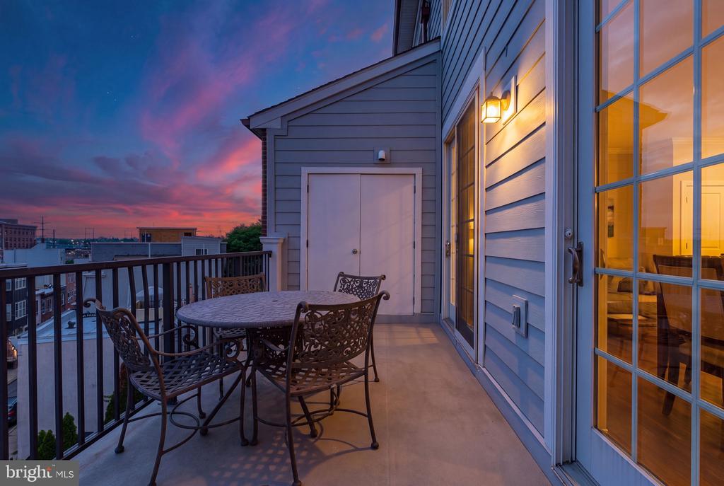 207 CAPTAINS WAY