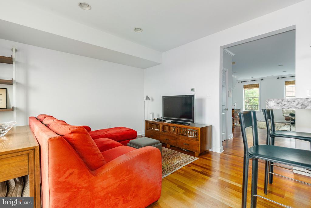 207 CAPTAINS WAY