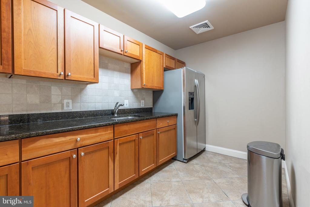 207 CAPTAINS WAY