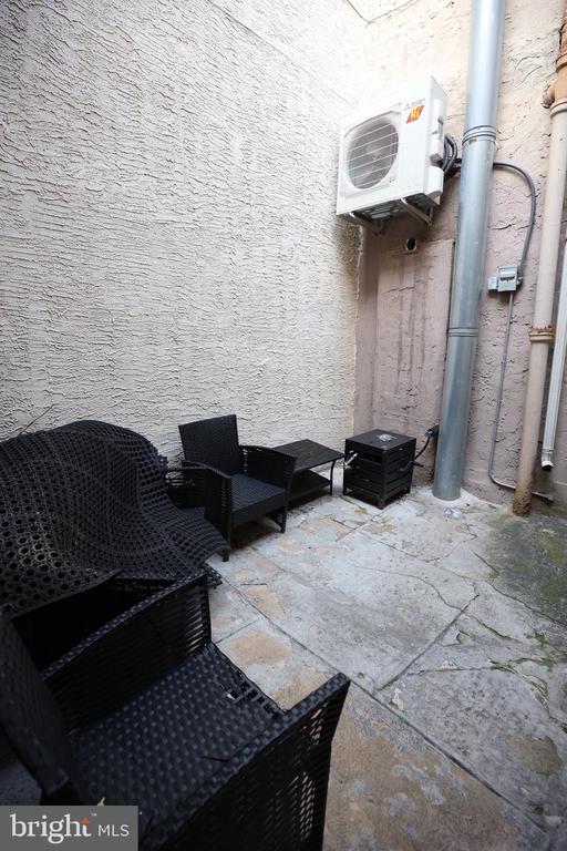 808 E PASSYUNK AVENUE