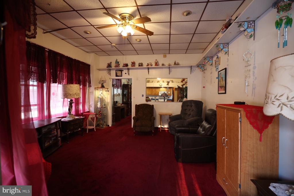 808 E PASSYUNK AVENUE