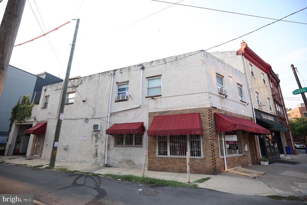 808 E PASSYUNK AVENUE