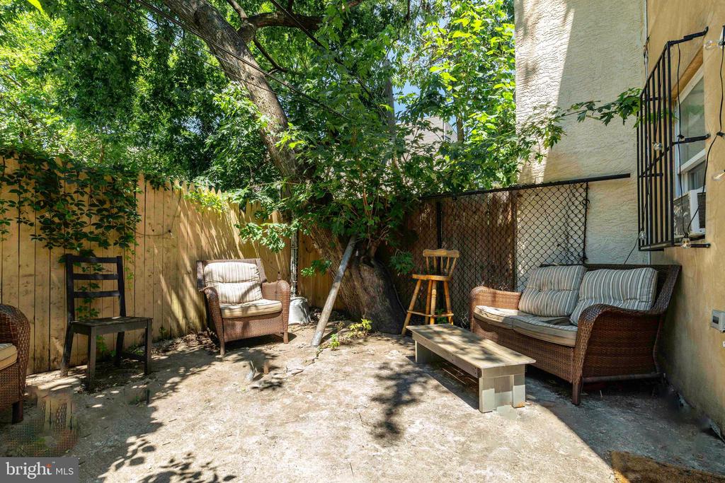 1706 N BOUVIER STREET