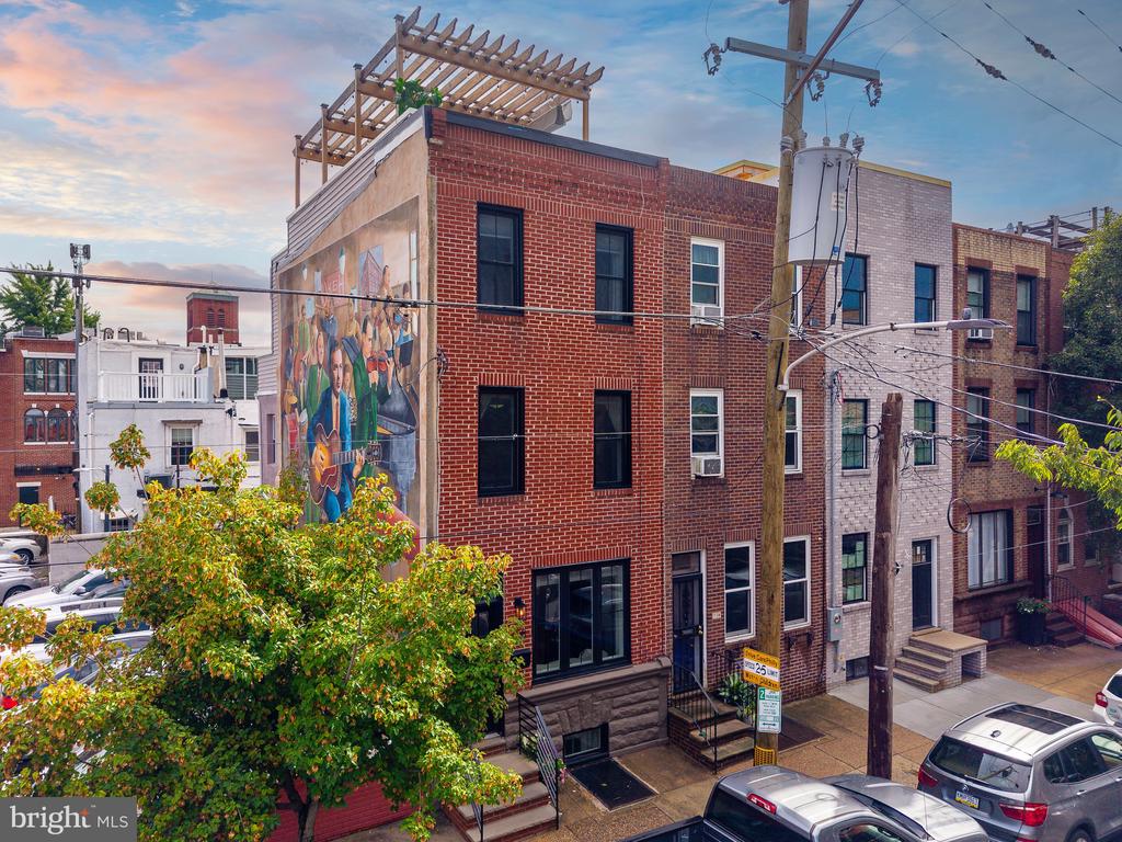708 FITZWATER STREET