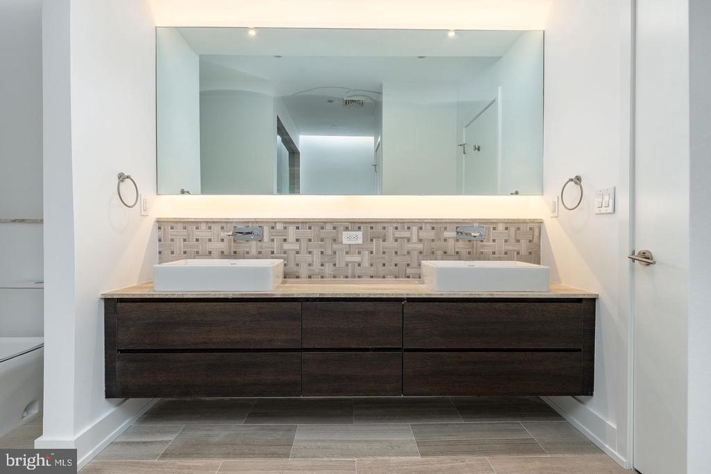 725 CHESTNUT STREET Unit: 2