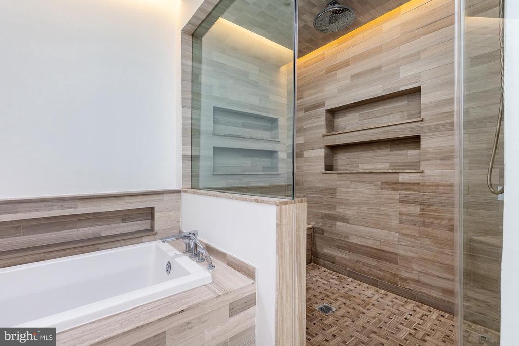 725 CHESTNUT STREET Unit: 2