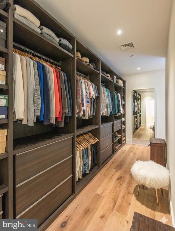 725 CHESTNUT STREET Unit: 2