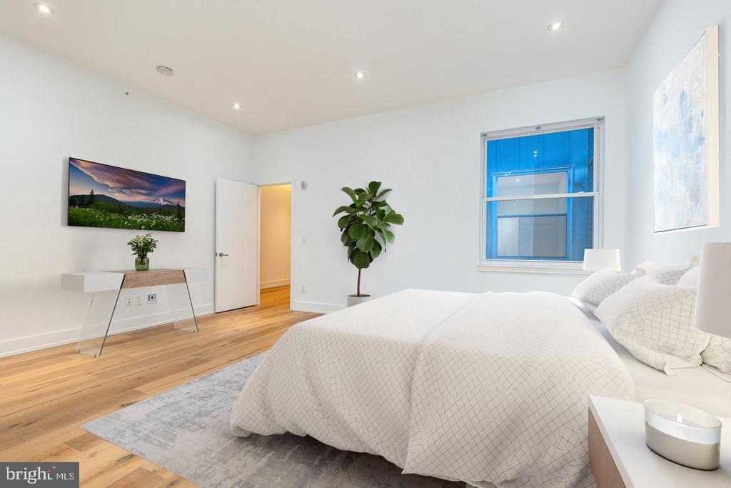 725 CHESTNUT STREET Unit: 2
