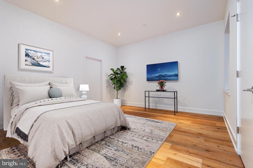 725 CHESTNUT STREET Unit: 2