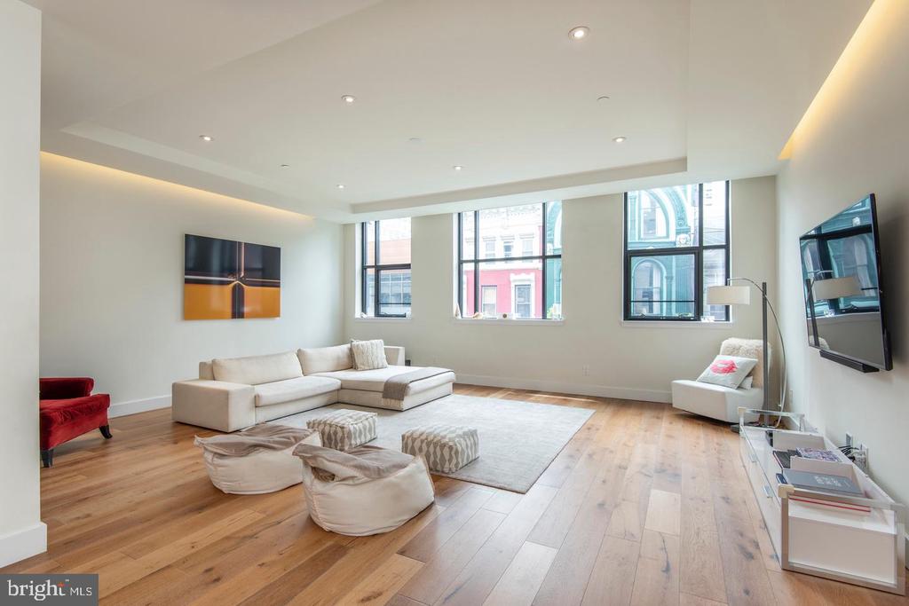 725 CHESTNUT STREET Unit: 2